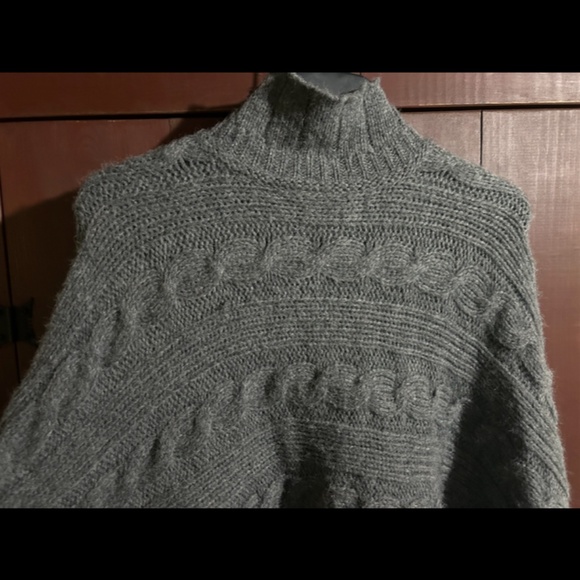 Simply Natural Designs Baby Alpaca Cable Knit Sweater Poncho Grey Size OS - NWT - Picture 10 of 16